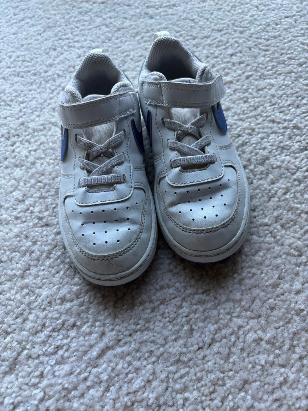 Nike White and Blue Kids Sneakers with Hook-and-Loop Strap